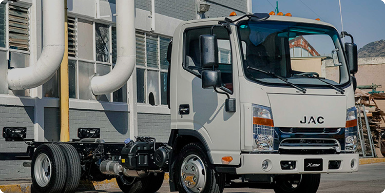 Cajuela con apertura remota y capacidad de cajuela hasta 1,650 L